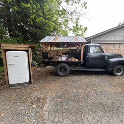 Poppy & Thyme Farmstand