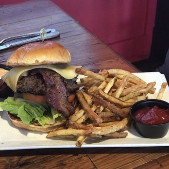 The Island Hideaway - Seafood Near Me - Solomons, Maryland