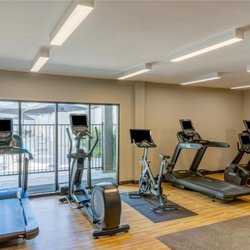 DoubleTree by Hilton Hotel Campbell - Pruneyard Plaza - Health club  fitness center  gym