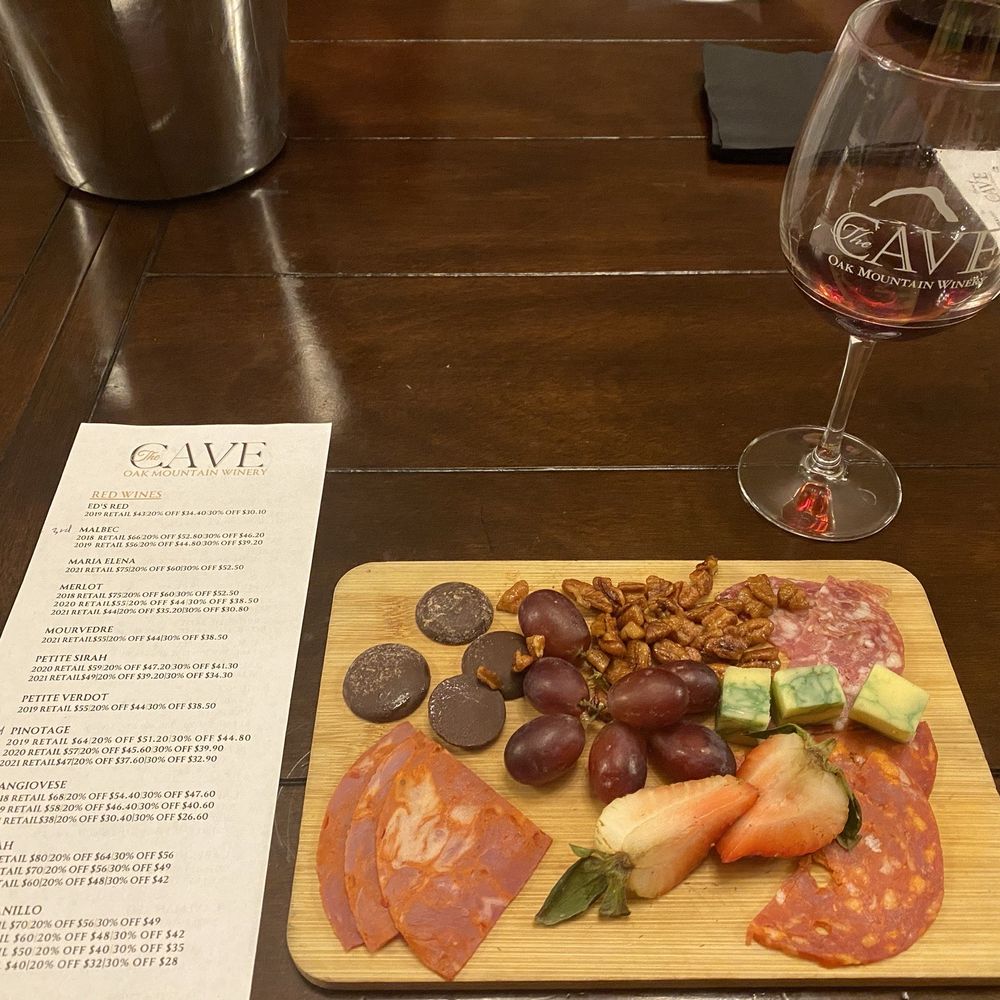 Oak Mountain Winery - Wine tasting tour meat tray - Wineries Near Me - Temecula, California Oak Mountain Winery - Wine tasting tour meat tray - Wineries Near Me - Temecula, California