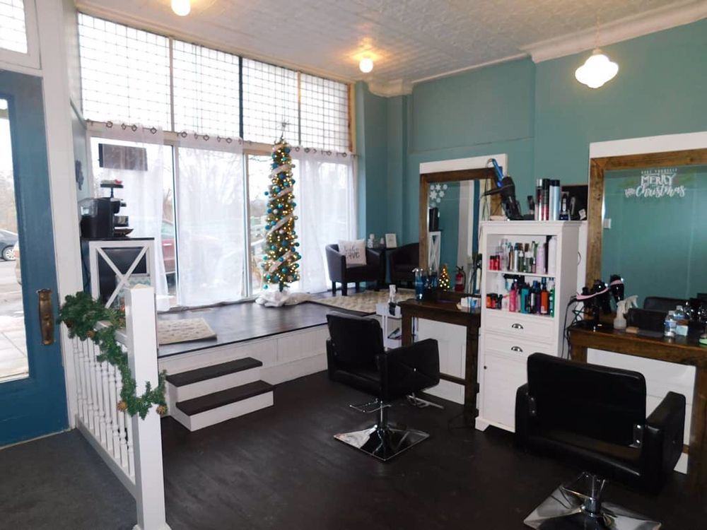 Bliss: Beauty Lounge Logo