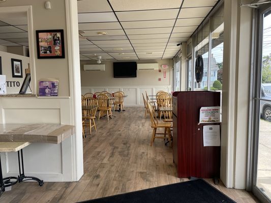 Amici's Pizzeria by null