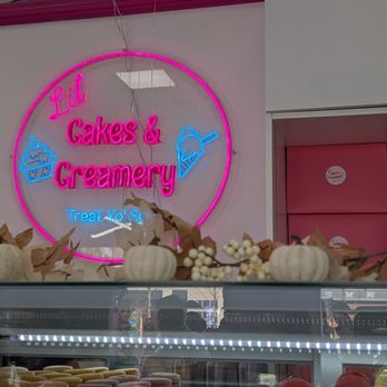 Lil' Cakes & Creamery - Interior - Cupcakes Near Me - Sterling, Virginia Lil' Cakes & Creamery - Interior - Cupcakes Near Me - Sterling, Virginia