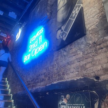Layla's Honky Tonk - Bars Near Me - Nashville, Tennessee