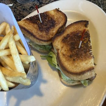 Cafe Bellini - Chicken Club - Breakfast & Brunch Near Me - Petaluma, California Cafe Bellini - Chicken Club - Breakfast & Brunch Near Me - Petaluma, California
