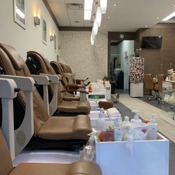 Nuvo Nails - Inside