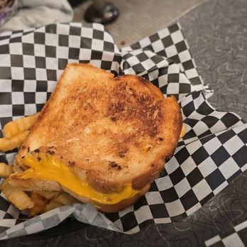 BeeWali’s Vegan AF - Kids Grilled Cheese with Fries - Vegan Near Me - Los Angeles, California