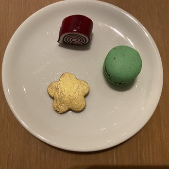 Knife Pleat - mignardises - French Near Me - Costa Mesa, California Knife Pleat - mignardises - French Near Me - Costa Mesa, California