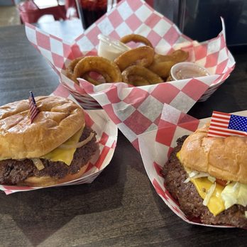 The Rolling Stoves - Smashed Cheeseburger and PB & B - Burgers Near Me - Farmington, Michigan The Rolling Stoves - Smashed Cheeseburger and PB & B - Burgers Near Me - Farmington, Michigan