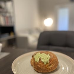 Toimoi Bakery - Matcha supreme croissant