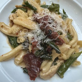 Clyde's Willow Creek Farm - Chicken Casarecce Pasta- super yummy - New American Near Me - Broadlands, Virginia