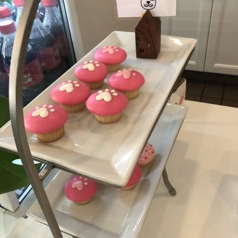 Dots Cafe - Doggie treats - Cafes Near Me - Pasadena, California