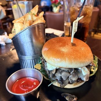 Barrels & Boards - Burger - New American Near Me - Raynham, Massachusetts