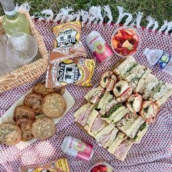 Best Buns Bakery & Burgers - Grab our sandwiches and cookies for your next picnic