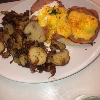 Huck House Brunchette - Eggs benefict - Breakfast & Brunch Near Me - Garden City, Idaho