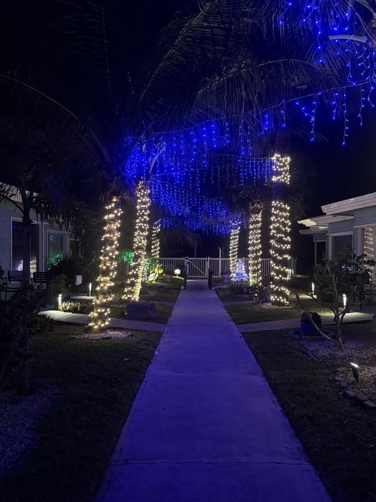 Beach Island Resort Logo