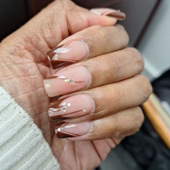 Lux Nails Bar - Nail Salons Near Me - Pomona, California