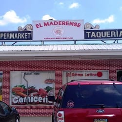 El Maderense Supermarket - El Maderense façade.