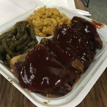 C&M BBQ Grill - 6 wing chicken mac and cheese and green beans - Caribbean Near Me - Cincinnati, Ohio