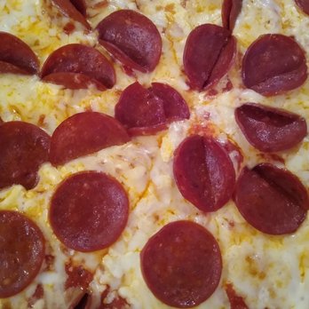 Sugar & Slice - Close up of their pepperoni pizza. - Pizza Near Me - Ottawa, Ontario