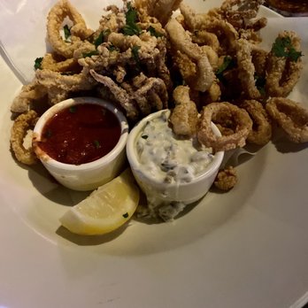 Yard House - Fried calamari w/spicy tomato sauce and roasted jalapeño tartar - Bars Near Me - Moorestown, New Jersey