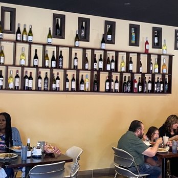 Toscana - More seating and this is a lovely space. - Italian Near Me - Yorktown, Virginia Toscana - More seating and this is a lovely space. - Italian Near Me - Yorktown, Virginia