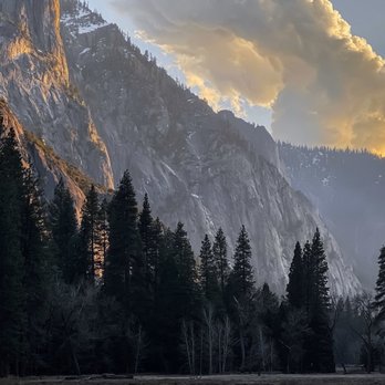 Cook's Meadow Loop - Golden hour - Hiking Near Me - Yosemite Village, California