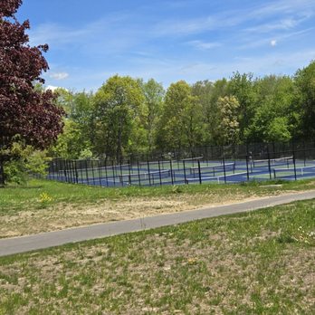 Leary Park - Parks Near Me - Waterford, Connecticut