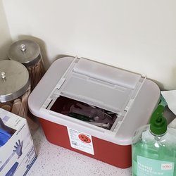 Thuc Ba Tu, MD - Wow this place is UNSAFE they had the Biohazard container just left open
