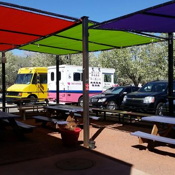 Pop Fizz - Outside benches - Ice Cream & Frozen Yogurt Near Me - Albuquerque, New Mexico