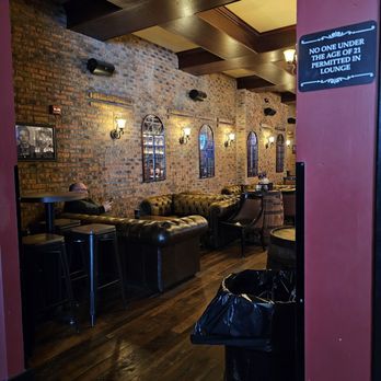 Wiseguy Lounge - Mass Ave