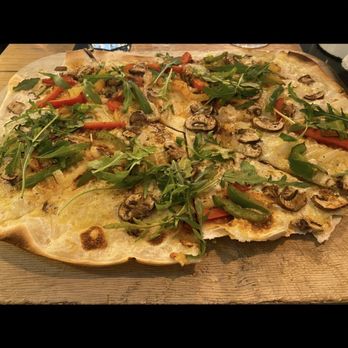 Raclette Factory - Vegetarian pizza - Swiss Food Near Me - Zürich, ZH Raclette Factory - Vegetarian pizza - Swiss Food Near Me - Zürich, ZH