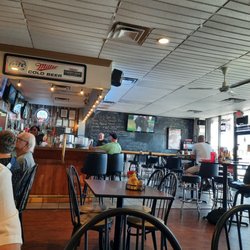 First String Family Sports Grill & Pub