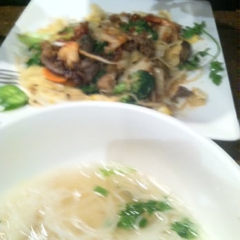Phở Whittier - Combo chow fun & more soup! - Vietnamese Near Me - Whittier, California Phở Whittier - Combo chow fun & more soup! - Vietnamese Near Me - Whittier, California