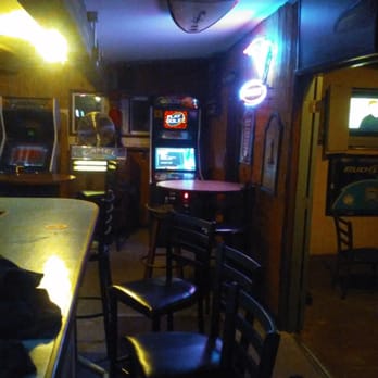Outrigger Tavern - Note the cool old school cig machine! - Dive Bars Near Me - San Clemente, California Outrigger Tavern - Note the cool old school cig machine! - Dive Bars Near Me - San Clemente, California