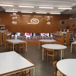 Biblioteca Municipal Can Pedrals - Planta infantil