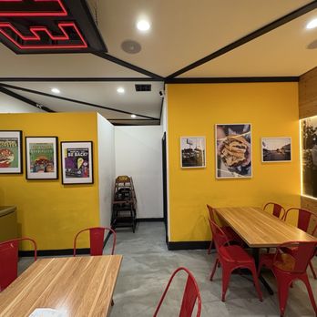 Easy Street Burgers - Inside - Burgers Near Me - Studio City, California Easy Street Burgers - Inside - Burgers Near Me - Studio City, California