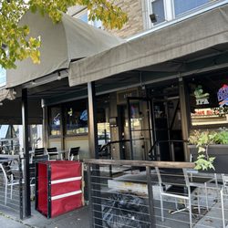 Wellington Pub - Front of the restaurant