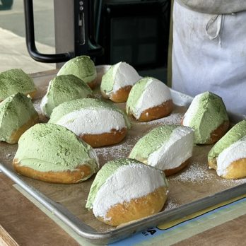 Breadshop - Bakeries Near Me - Honolulu, Hawaii