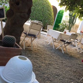 BellaVerde - Eating under the fig trees.. - Vegan Near Me - Port de Pollença, PM