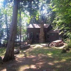 Twin Springs Camps - This is one of the cabins, next to the one I stayed in. They have a screened-in porch.
