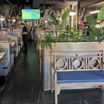 Koi Sushi - Dining room - Sushi Bars Near Me - Tempe, Arizona