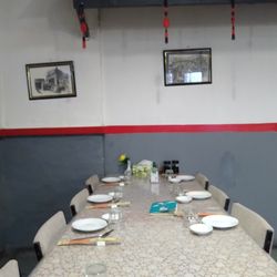 Hou Hai Dumpling House - Table