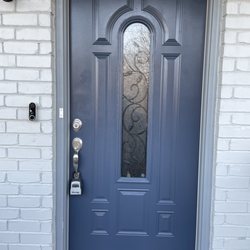 Riley's Remodeling - Newly painted door