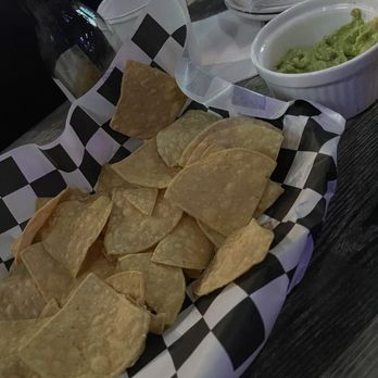 Flashbackz Lounge & Grill - Chips & Guac - Lounges Near Me - Whittier, California