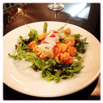 Le Rubis - Brochette de couteaux, carottes au cumin - Bistros Near Me - Paris, 75 Le Rubis - Brochette de couteaux, carottes au cumin - Bistros Near Me - Paris, 75