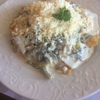 Refugio Tierra - Chilaquiles poblanos - Breakfast & Brunch Near Me - San Luis Potosí, SLP Refugio Tierra - Chilaquiles poblanos - Breakfast & Brunch Near Me - San Luis Potosí, SLP