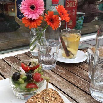 Piqniq - Cinnamon/lemon with hot water, tuna sandwich and a salad that was ALL delicious! - Breakfast & Brunch Near Me - Amsterdam, New Hampshire