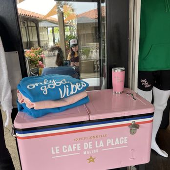 Le Cafe De La Plage - Coffee & Tea Near Me - Malibu, California Le Cafe De La Plage - Coffee & Tea Near Me - Malibu, California