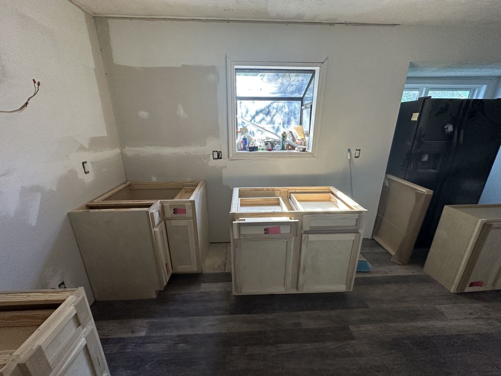 Slide of Ruiz Custom Builder